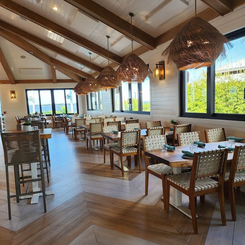 Hudsons On The River, Stuart