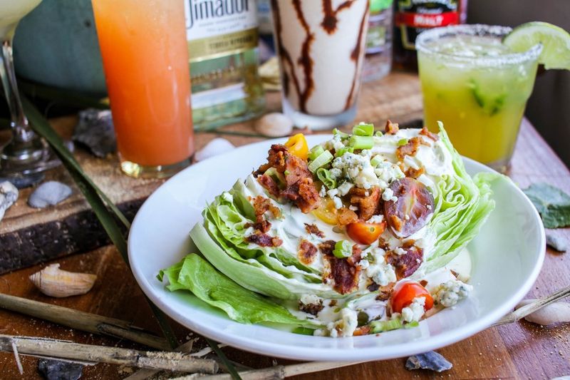 These Early Morning Bites At A Georgia Oceanfront Spot Are Worth The Drive - Decor Hint Casual Atmosphere That Encourages You to Actually Relax