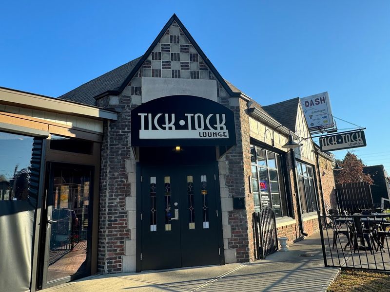 9 Family Diners In Indiana You Can Always Count On - Decor Hint Tick Tock Lounge