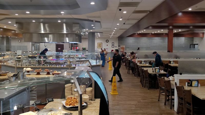 This California Seafood Buffet Is Worth The Drive For Crab This April - Decor Hint Atmosphere And Comfort Inside The Dining Room