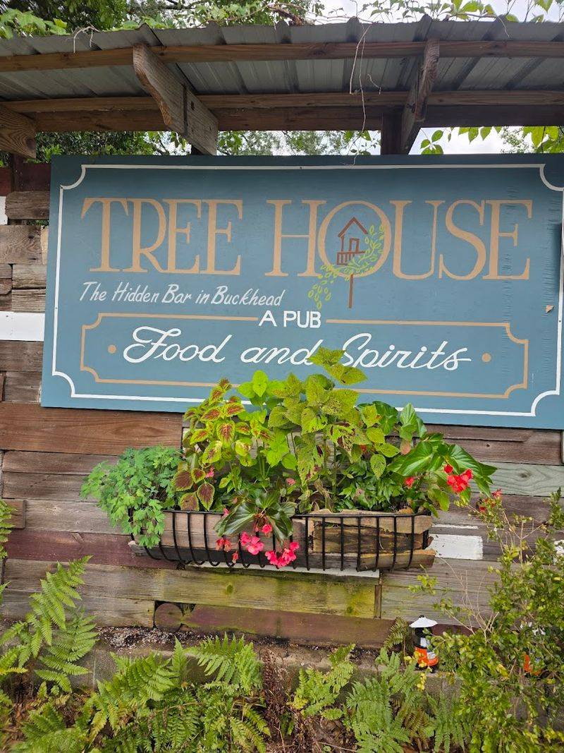 Relaxed Casual Dress Code for All Guests