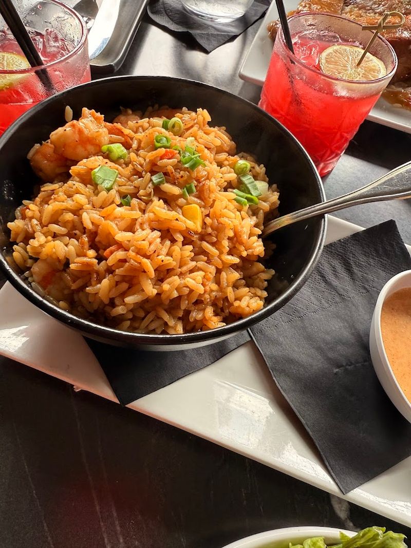 This Low-Key Georgia Restaurant Is Known For Wings That Keep People Coming Back - Decor Hint Signature Cocktails That Complement the Meal