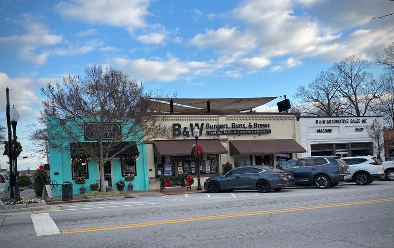 Rooftop Patio Vibes & Live Entertainment