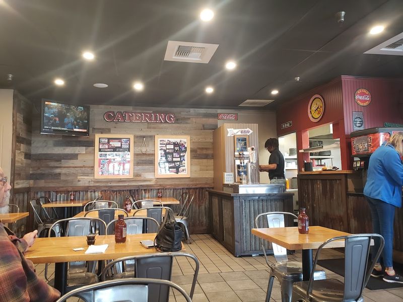 We Found An Anaheim Smokehouse Where The Brisket Is Worth A California-Wide Road Trip - Decor Hint Casual Atmosphere That Feels Genuinely Welcoming