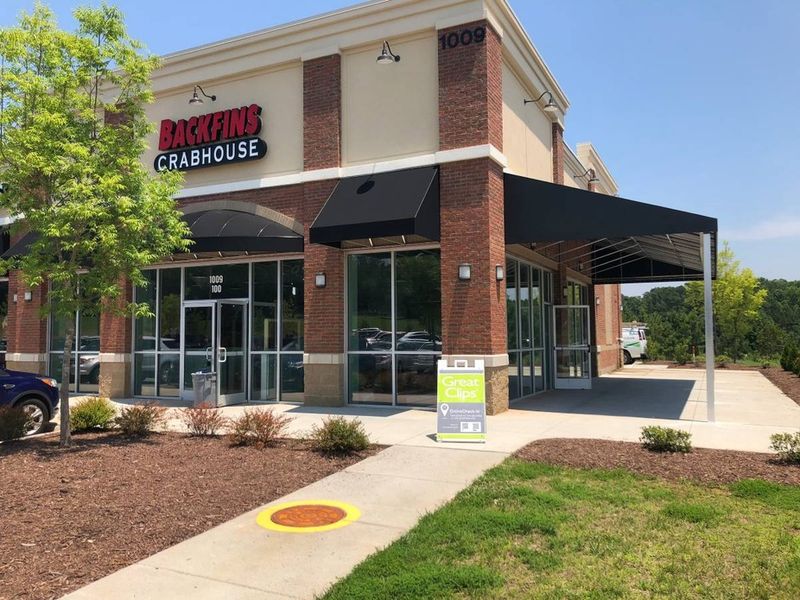 Spring Seafood Dreams Come True At This North Carolina Restaurant - Decor Hint Spring Is The Best Time To Show Up