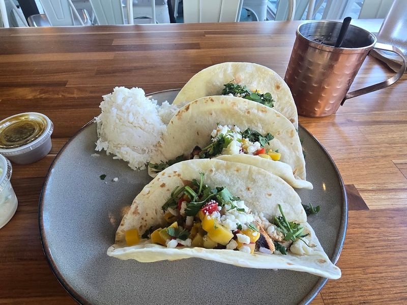 These Early Morning Bites At A Georgia Oceanfront Spot Are Worth The Drive - Decor Hint Fresh, Locally Sourced Ingredients