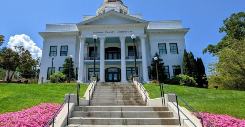 Small-Town Spring Escapes Across North Carolina Worth The Trip