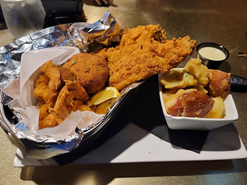 This Low-Key Georgia Restaurant Is Known For Wings That Keep People Coming Back - Decor Hint Desserts That Demand a Second Look