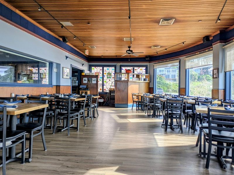 Moss Beach Distillery – Moss Beach