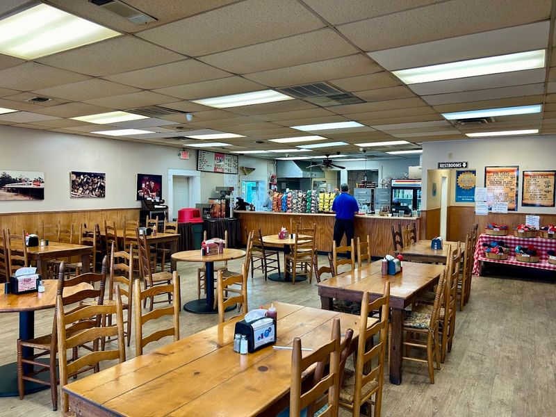 15 Georgia Fried Chicken Buffets That Keep Locals Coming Back - Decor Hint Fresh Air Bar-B-Que