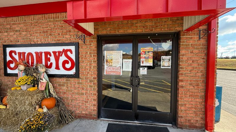 These 10 North Carolina Chains Prove The State Has Always Known How To Feed People Right - Decor Hint Shoney's: The Classic American Sit-Down That Still Delivers