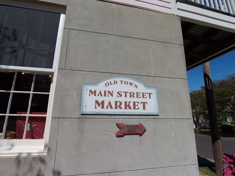 These 10 Mississippi River Cafés Are Worth Pulling Over For - Decor Hint Main Street Market Cafe