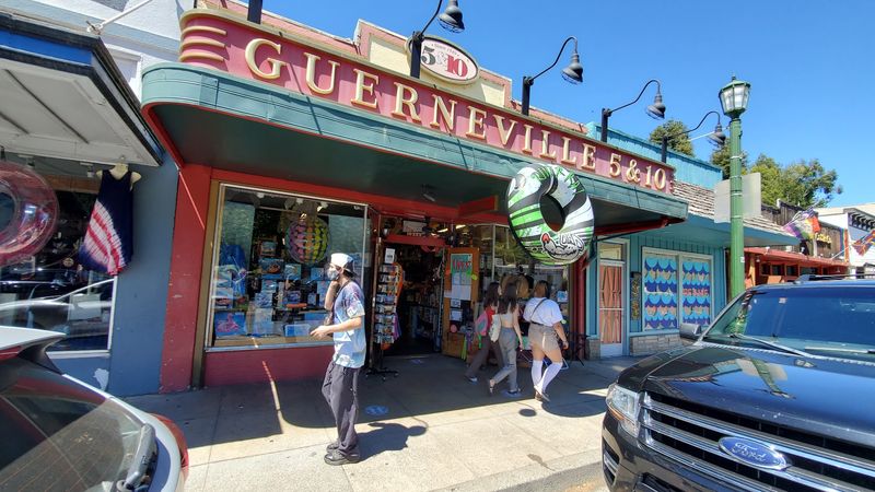 Guerneville 5 & 10, Guerneville