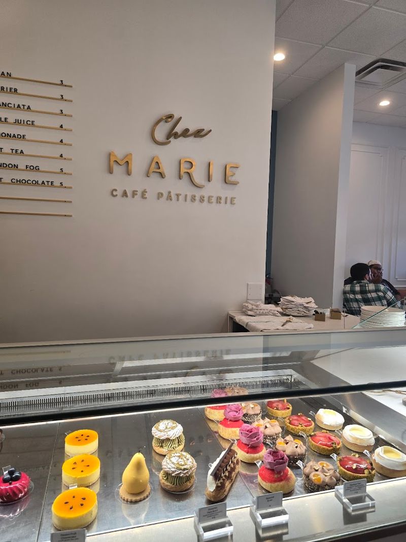 Chez Marie Pâtisserie, Charlotte