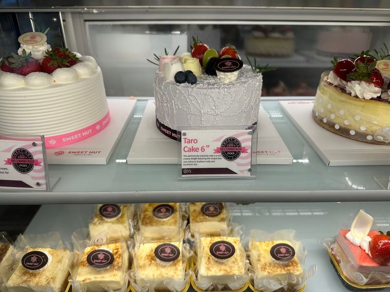 Cakes And Pastries That Look As Good As They Taste