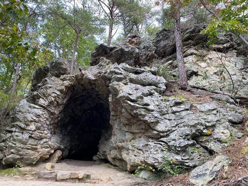 Sauratown Trail (Tory's Den Trailhead), Hanging Rock State Park