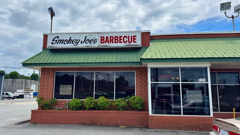 10 Lexington-Style BBQ Plates In North Carolina That Define The Tradition - Decor Hint Smokey Joe's Barbecue