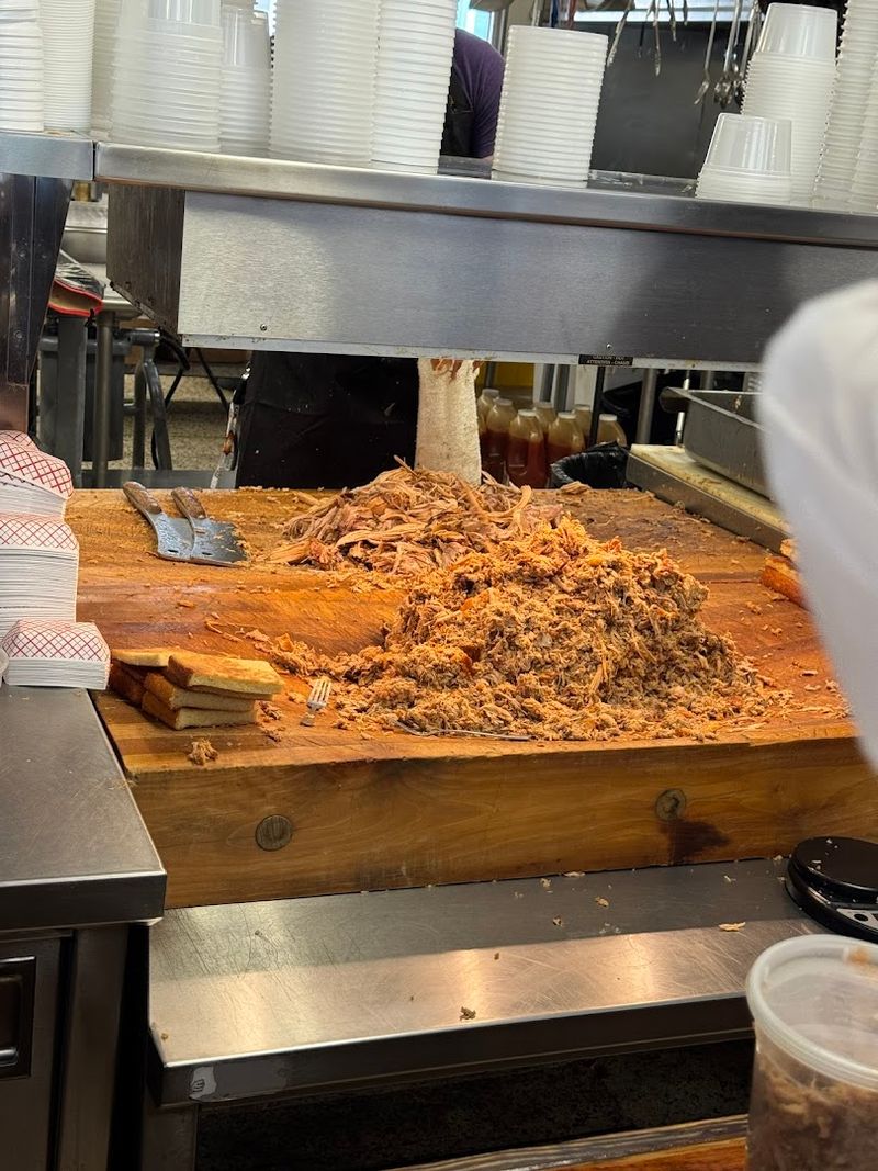 This North Carolina BBQ Sandwich Is Worth The Drive Every Time - Decor Hint The Cracklings That Change Everything