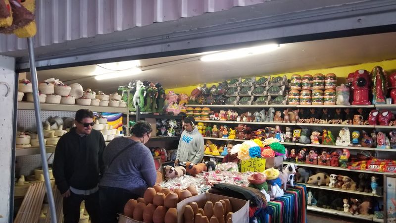 The Massive Flea Market In California With Over 600 Vendors And Delicious Food Trucks - Decor Hint Regional Mexican Food And Culinary Variety