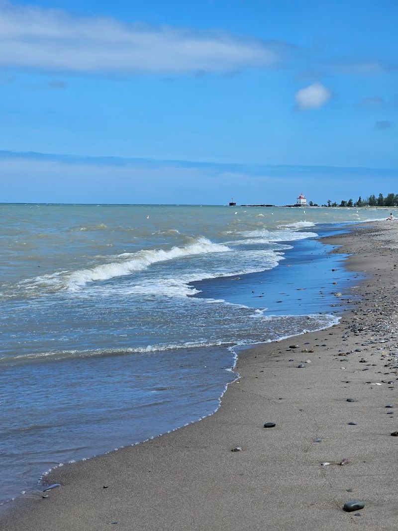 This Ohio Lake Beach Is So Peaceful You Will Forget The Rest Of The World Exists - Decor Hint The Water Quality Will Impress You