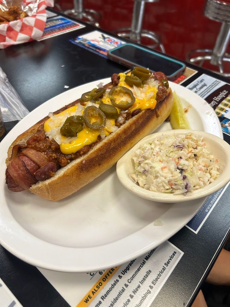 Georgia's Classic Diner Where Peach Cobbler Is Still Made The Classic Way - Decor Hint A Retro Diner That Feels Like A Step Back In Time
