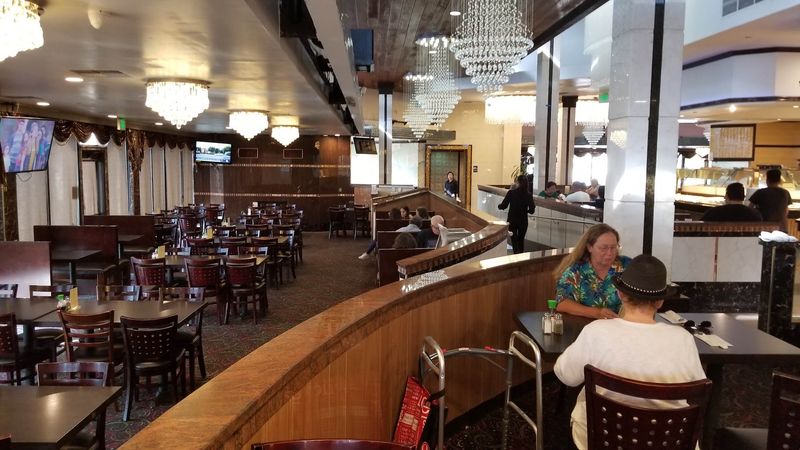 The Seafood Buffet In California Quietly Lives Up To The Hype - Decor Hint Operating Hours Cover Lunch Through Late Evening