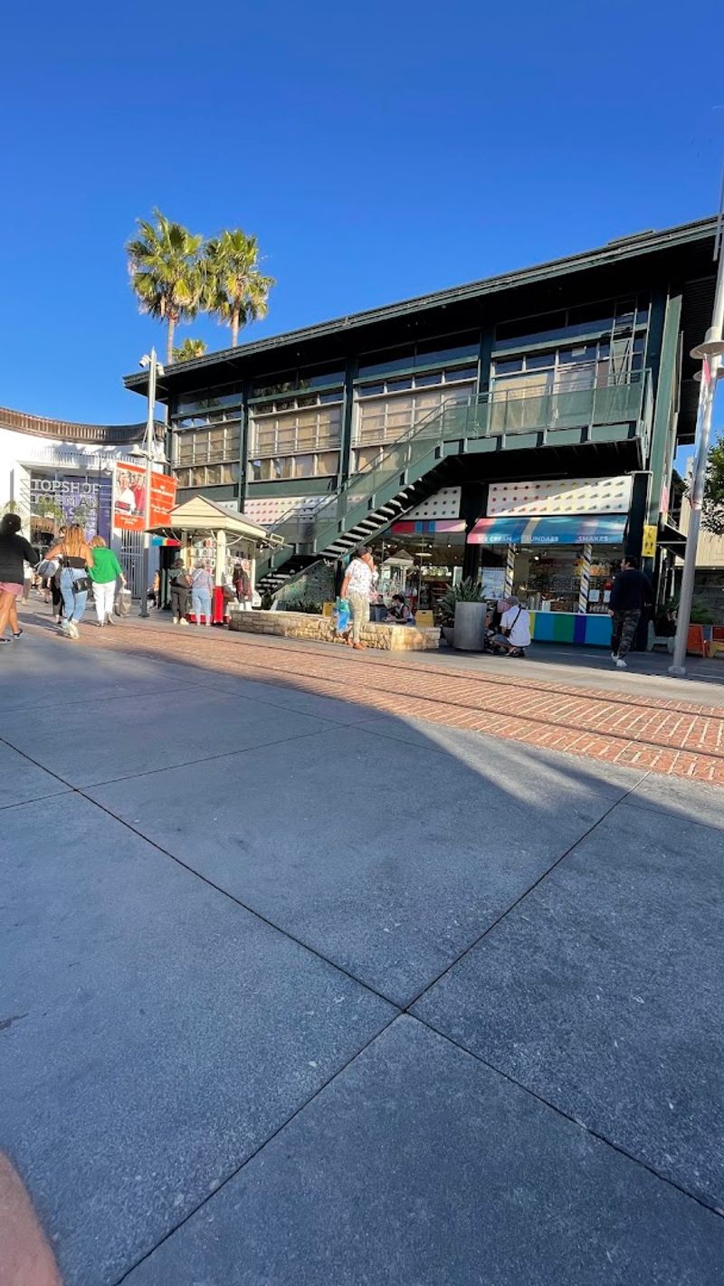 A Landmark With Deep Celebrity History