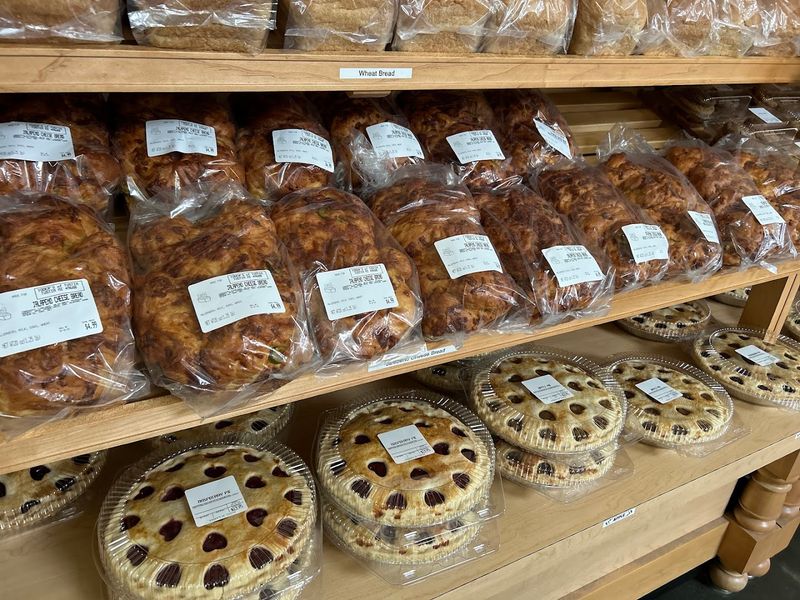 This Charming Amish Market In Michigan Is Home To An Unforgettable Deli - Decor Hint Fry Pie Frenzy