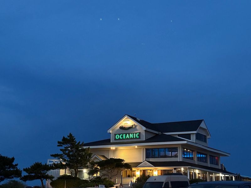 11 North Carolina Restaurants That Offer Easter Views You Will Never Forget - Decor Hint Oceanic At The Crystal Pier, Wrightsville Beach