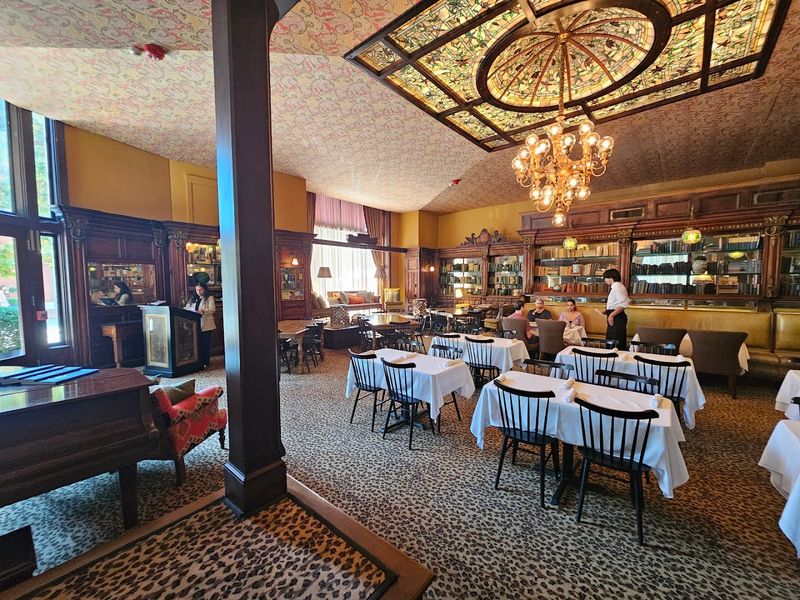 Gryphon Tea Room – Savannah