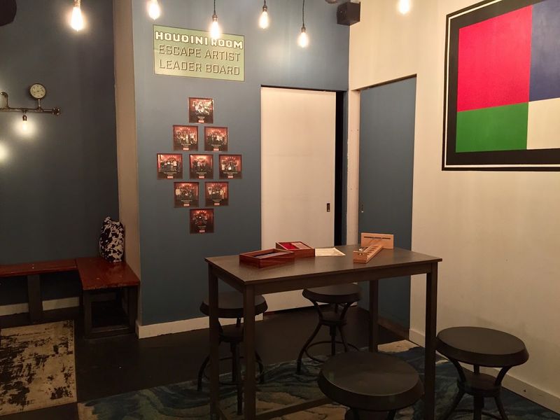 You Can Step Inside One Of California's Most Cinematic Escape Rooms Set Inside A Historic Palace - Decor Hint Four Distinct Rooms Each Offer A Completely Different Story