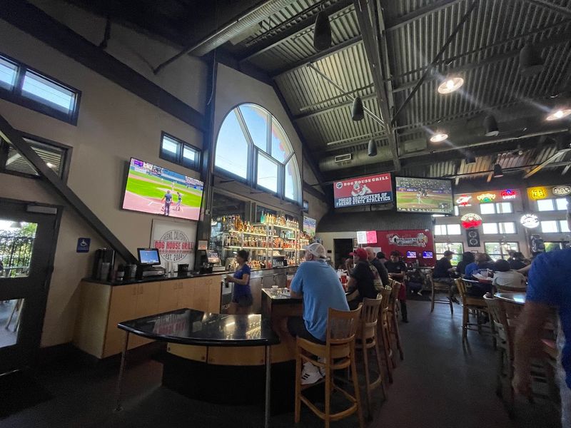 Dog House Grill – Fresno
