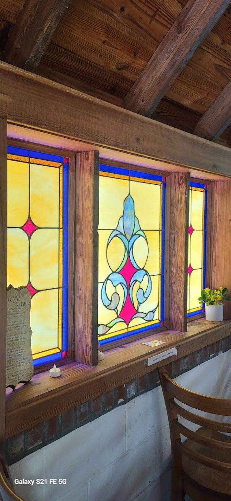 This Georgia Landmark Is Famous For Being The Smallest Church In America - Decor Hint Stained Glass Windows Imported Straight From England