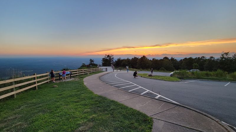 The North Carolina Mountain With Breathtaking Views Will Leave You Speechless - Decor Hint Panoramic Views From The Summit Parking Area