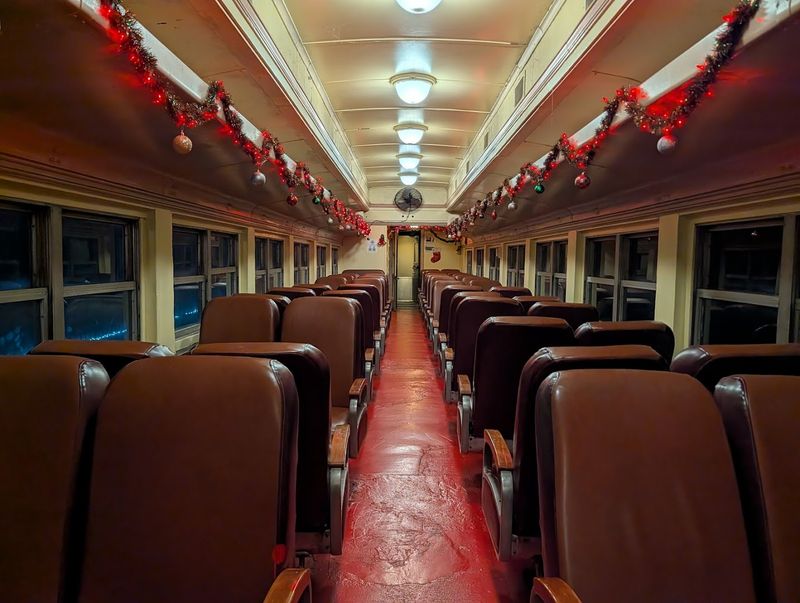 This Slow Train Ride In Florida Might Be The Most Relaxing Way To See The State - Decor Hint Landscapes That Change Mile By Mile