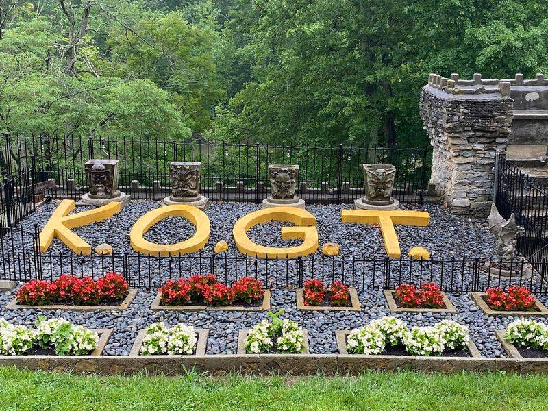 This Hidden Castle In Ohio Feels Like A Piece Of The Middle Ages - Decor Hint The Grounds And Gardens That Frame The Fantasy