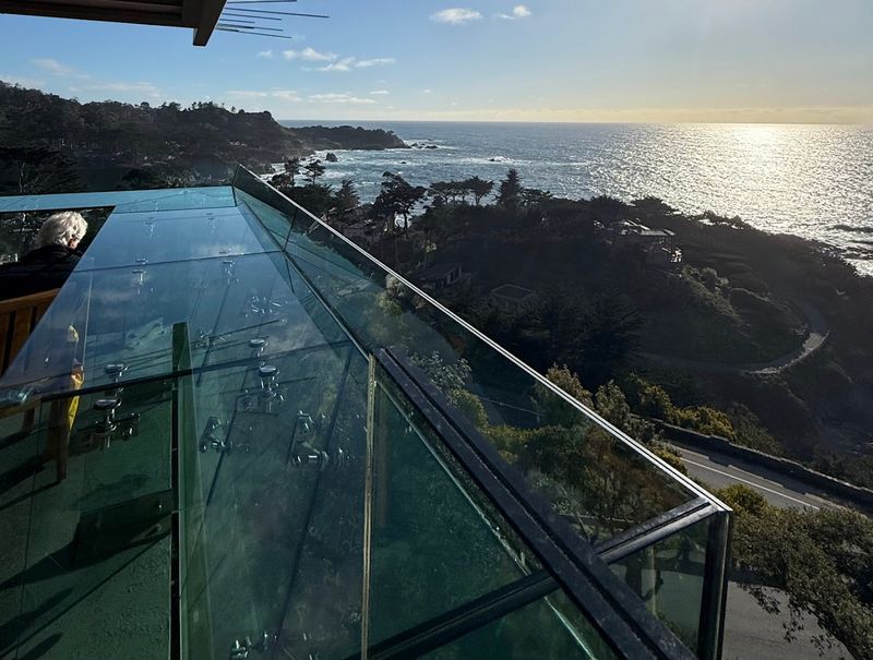 Pacific's Edge Restaurant – Carmel-By-The-Sea