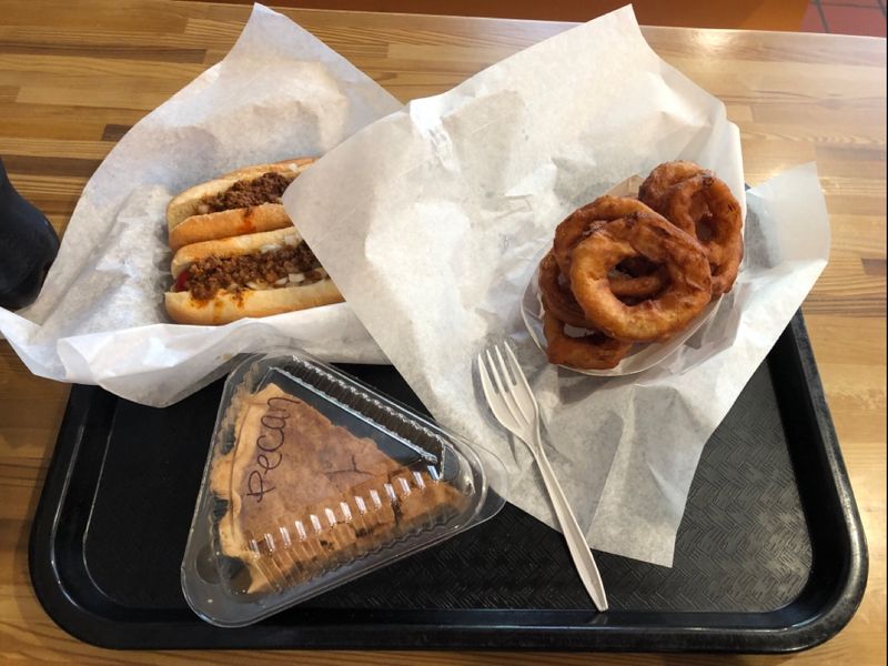 The Legendary North Carolina Restaurant That Families Have Loved For Generations - Decor Hint Golden Fried Chicken Worth The Wait
