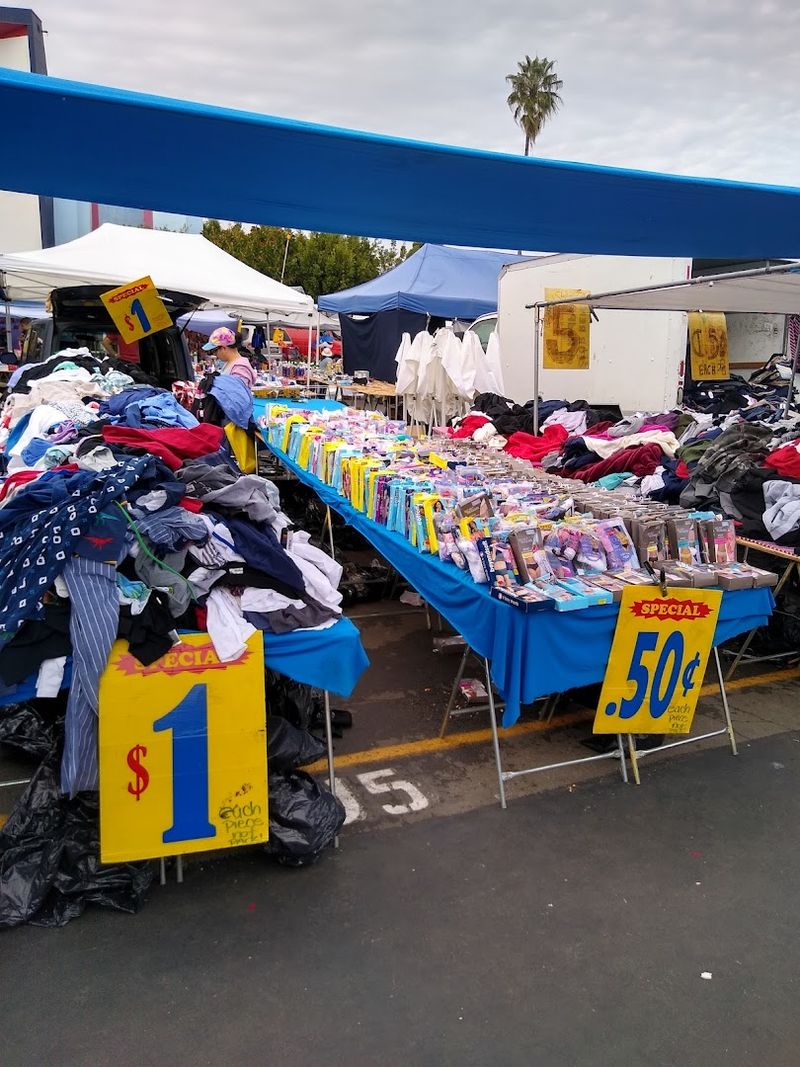 This 15-Acre California Flea Market Has Deals So Good, You'll Need A Bigger Car - Decor Hint Cultural Diversity Shapes The Whole Experience