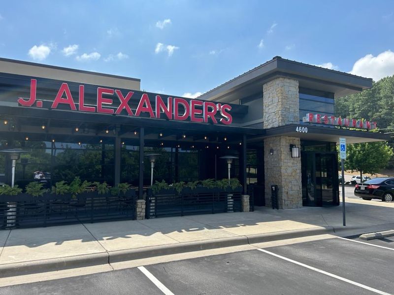 North Carolina's Easter Brunch Game Is Strong And These Restaurants Are Already Filling Up Fast - Decor Hint J. Alexander's Restaurant