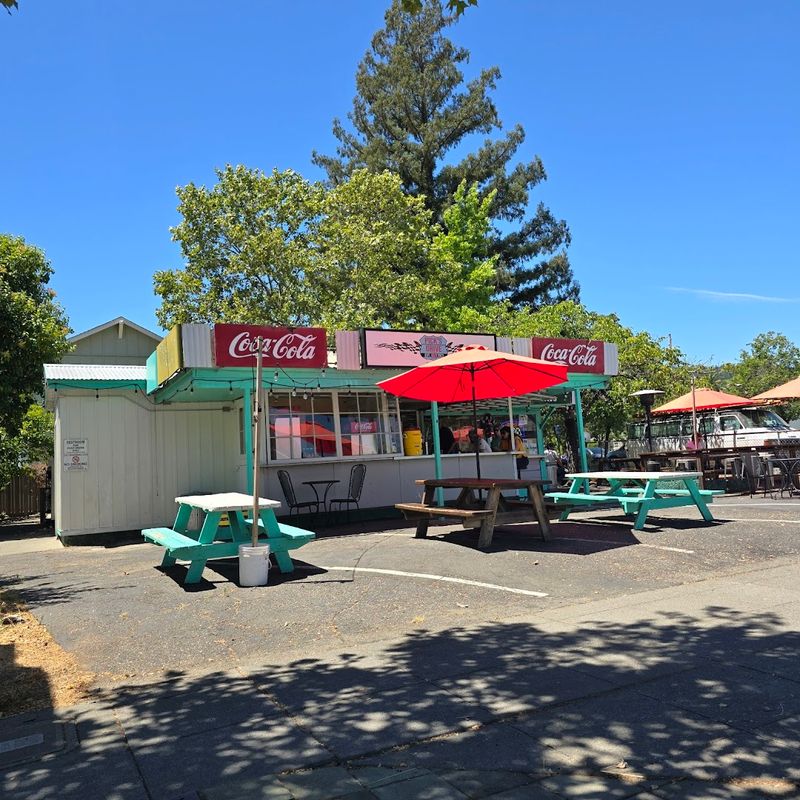 This Century-Old California Drive-In Still Serves Classic Roadside Burgers - Decor Hint What Makes Pick's A True Community Landmark After 100 Years