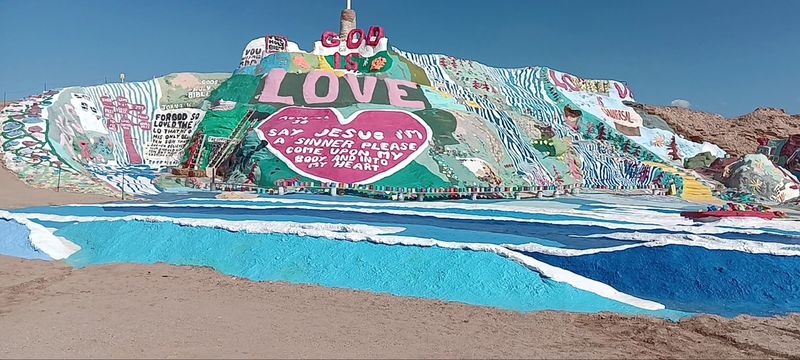 There's A Colorful Mountain In California Covered In Paint And Built By One Man - Decor Hint One Man Built The Entire Mountain By Hand
