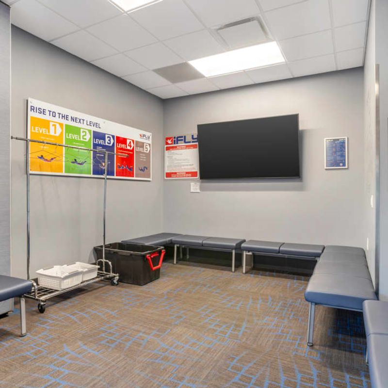 The Ultimate Experience In North Carolina Where Your Childhood Dream To Fly Finally Comes True - Decor Hint The Pre-Flight Classroom