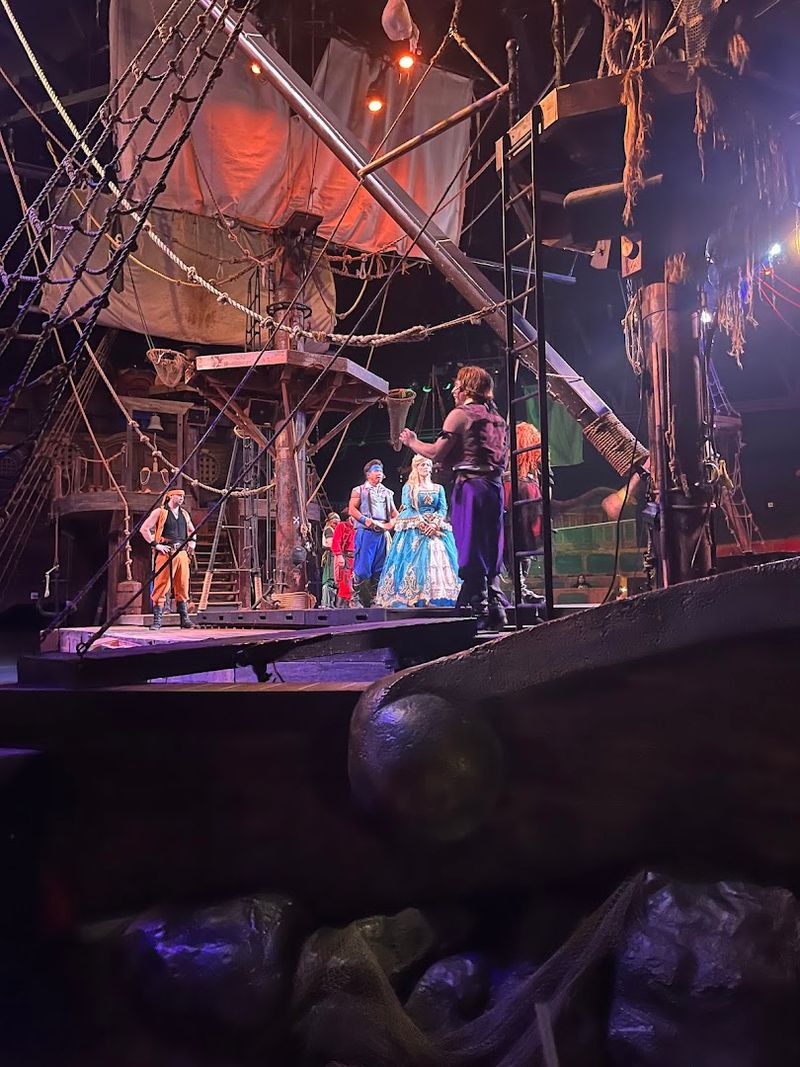 14 California Eateries So Unusual They Are Worth Visiting - Decor Hint Pirate's Dinner Adventure, Buena Park