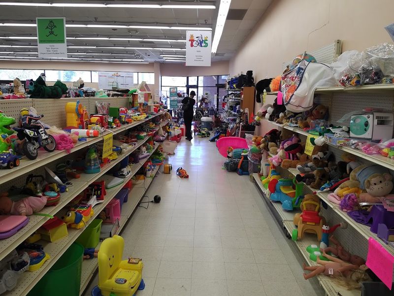 8. HANDmeUPs Thrift Store (Durham)