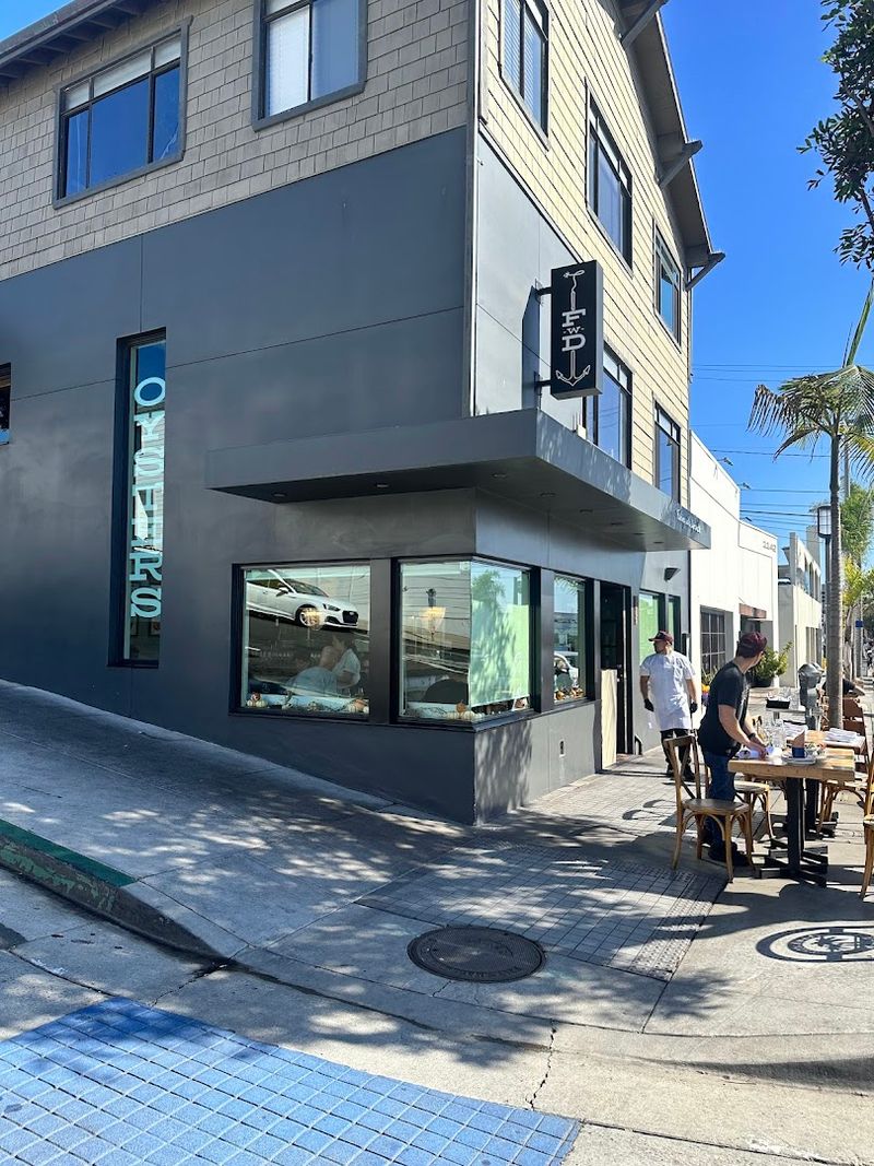 The Peruvian Scallops At This No-Frills California Restaurant Have Everyone Talking - Decor Hint Location And Proximity To The Beach