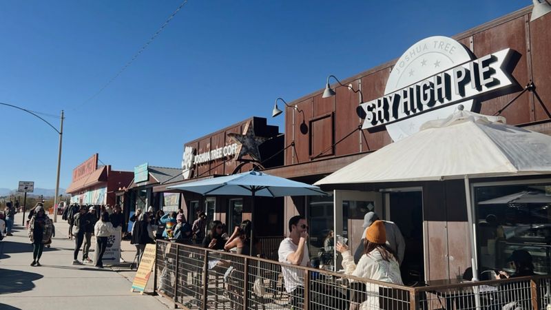 9 Off-The-Grid Joshua Tree, California Restaurants You'll Absolutely Love - Decor Hint Sky High Pie