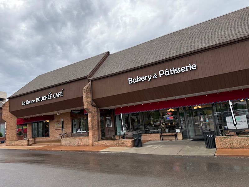 Missouri Is Hiding Some Seriously Good Dessert Spots And These Hole-In-The-Wall Shops Are Worth Every Mile - Decor Hint La Bonne Bouchee Patisserie & Cafe