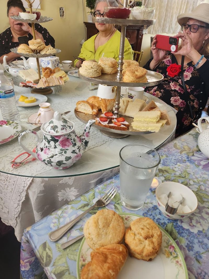 McKenna's Tea Cottage, Seal Beach