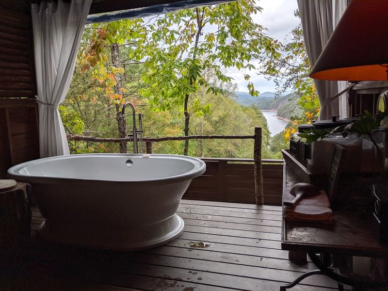 Lakeview At Fontana Soaking Cabana Resort